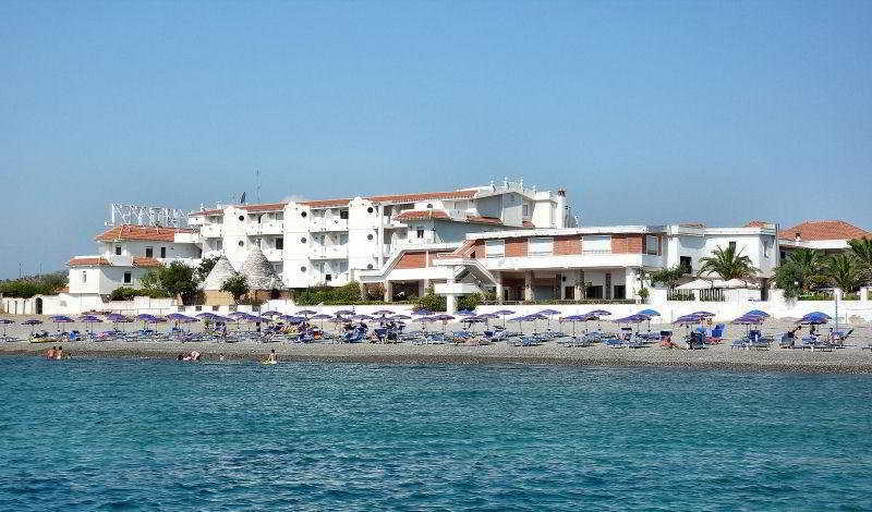 Hotel Residence Il Gabbiano Cirò Marina Exteriör bild